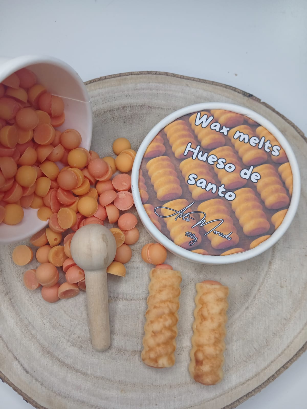 Wax melts Hueso de Santo