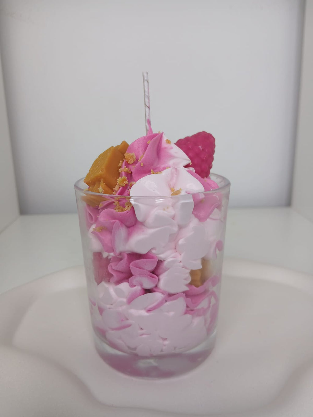 vela decorativa frambuesa caramelo y vainilla